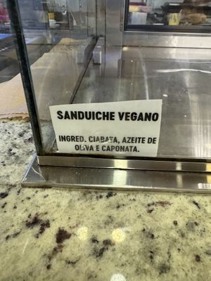 Vegan sandwich - clearly labelled  at Floripão Bakery in Florianopolis