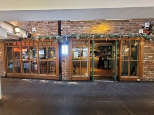 Shrub Outside at Shrub in Chester