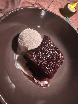 This place is lovely and offers a great food and friendly vibe, my non vegan brother loves the food 🥳 #Veganuary at Shrub in Chester