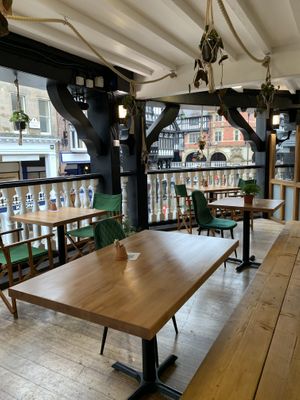 Lots of space to sit outdoors (but covered from rain) at Shrub in Chester