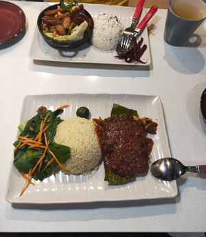 Baked fish sauce was good, kung Pow had chilies at Red Apple Veggie Cafe 红苹果素食 - Fortune Centre in Central Singapore