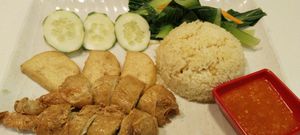 Chicken rice $6. Chilli is nice👍 at Red Apple Veggie Cafe 红苹果素食 - Fortune Centre in Central Singapore