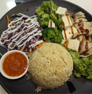 Hainanese Chicken Rice set $7.50 😋 at Red Apple Veggie Cafe 红苹果素食 - Fortune Centre in Central Singapore