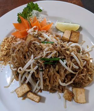 Veganized tofu pad Thai (no egg, no fish sauce) at Bangkok Thai Cuisine in Bloomington