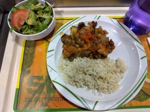 Drei Beilagen, weil es kein veganes Hauptgericht gab: Reis, Ratatouille und Salat. at Mensa Petrisberg in Trier