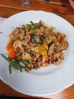 Reispfanne mit Pilzen und Gemüse at Altes Bahnhöf'l in Dahn