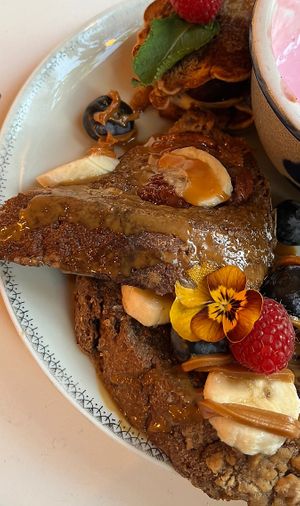 This plate is called ‘I cannot choose'  at CLO in Antwerpen