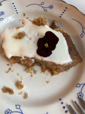 Half eaten carrot cake, yummy!  at CLO in Antwerpen