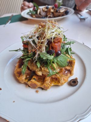 Hartige zoete aardapel wafel at CLO in Antwerpen