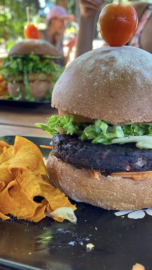 Hamburguesa frijol negro  at Verano Vegano in Tamarindo