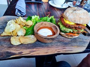 Yogi burger with taro chips at Dapur Usada  in Ubud