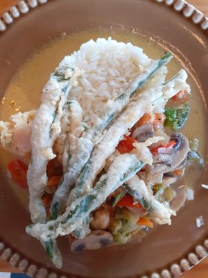 Vegan curry at Já Se Comia Restaurante & Lounge Bar in Santa Comba Dao