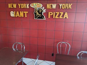 Very cozy at New York New York Giant Pizza in Poway