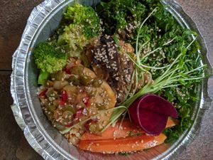 Bowl with Buddha sauce at La Belle Verte in Gatineau