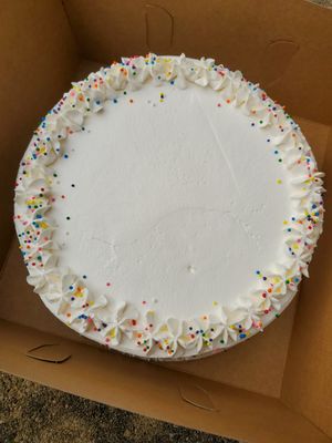 8 inch vegan ice cream cake at Mootown Creamery in Berea
