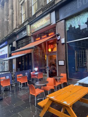 Tinseltown in the rain   at Temaki in Glasgow