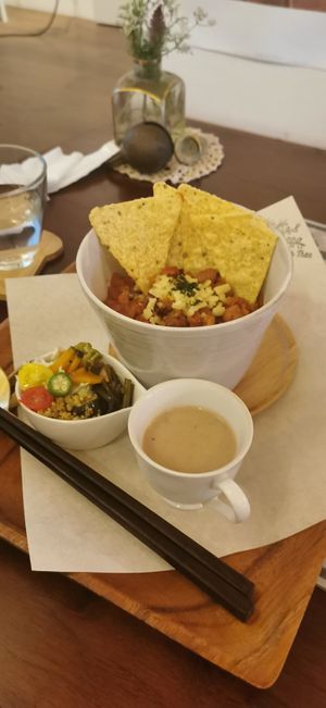 Chili "con carne" at Holy Holy Familiar Tree Cafe in Ikeda