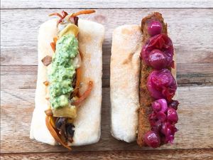 Sandwich Chia (vegetariano-opción vegana) y Hot dog Zipaquirá (vegano)  at El Cebollero in Bogota