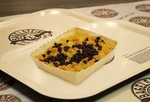 Crumble poire chocolat at Bagelstein in Orleans