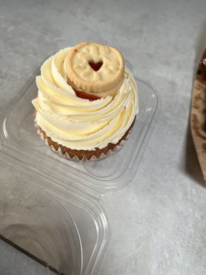 Viktoria Cupcake  at Cielo Cakery in Brighton