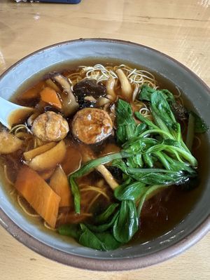长寿面  at Qibao Temple in Shanghai