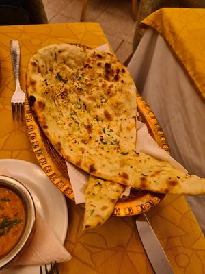Garlic bread at Bharat in Valencia