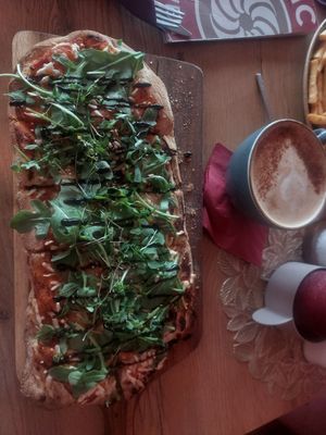 Pinsa with vegan cheese at Basic Coffee - Oberstadt in Marburg