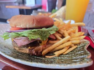 Vegan burger w/bacon 8/10 at Sunny Express Mexican Chinese in Compton