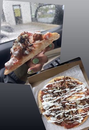 Vegan Pizza at Good Roots Natural Market in Haverstraw