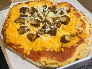Vegan Pizza at Good Roots Natural Market in Haverstraw