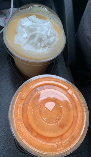 Creamsicle smoothie & Morning Glory (?) juice 🤤  at Good Roots Natural Market in Haverstraw