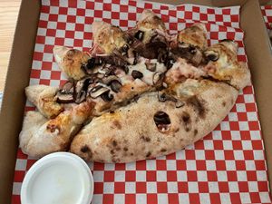 Bacun and mushrooms rising  sunflower  at Pizza Riot in Chico