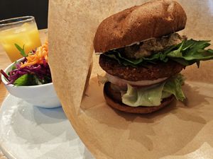 Meitan Cream Burger at NICE in Fukuoka