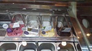 Vegan choices at Gelato Factory in Pecatu