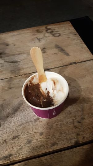 Chocolate and lemon flavours at Gelato Factory in Pecatu
