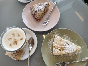 Vegan cakes at DELI in Orzinuovi