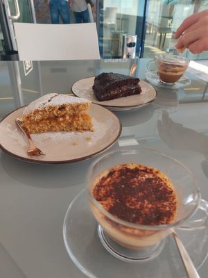 Vegan cakes and coffee at DELI in Orzinuovi