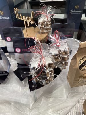 vegane Zimtsterne   at Sarah's Konditorei & Cafe in Koenigswinter