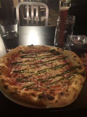 The vegan margarita with pesto sauce   at Zerostress Pizza - Kreuzberg in Berlin