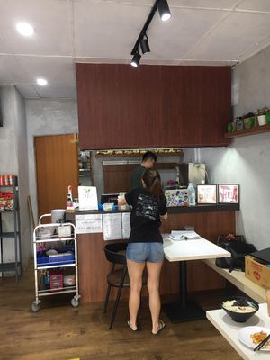 Setting up on Day 1 at 3 Treasures 三寶齋 - Bedok in East Singapore