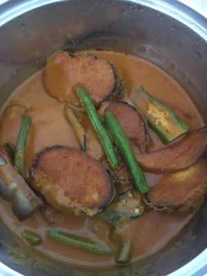 Curry Veg Fish Rice at 3 Treasures 三寶齋 - Bedok in East Singapore