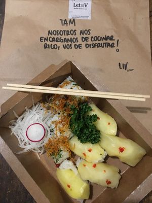 The order arrived with a nice handwritten greet message in the bag at Let it V - plant based in Buenos Aires