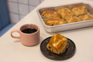 Hot Cross Buns with a Vegan Twist at Bangkok City Diner in Bangkok