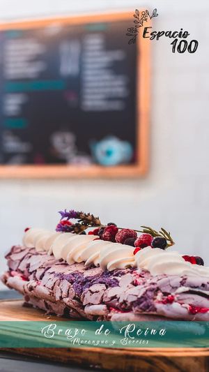 Brazos de reina de merengue vegano, tradicional o sin azúcar at Espacio 100 in Coquimbo