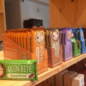 Raw quinoa bar at Valea in Regensburg