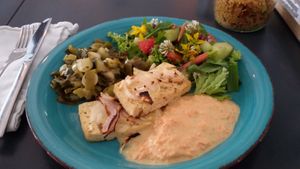 20 July 2020: oven tofu, leek vegetables, carrot-raita, salad (translated with DeepL) | Ofentofu, Lauchgemüse, Karotten-Raita, Salat | https://www.facebook.com/valea.regensburg/photos/a.155995775868886/223620459106417/ at Valea in Regensburg