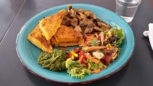 29 July 2020: Ratatouille, polenta slices, green pesto, salad (translated with DeepL) | Ratatouille, Polentaschnitten, grüner Pesto, Salat | https://www.facebook.com/valea.regensburg/photos/a.175911517210645/225403235594806/ at Valea in Regensburg