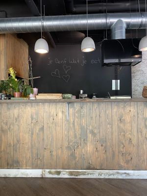 “Je bent wat je eet" at Yemaya's Vegan Corner in Amsterdam