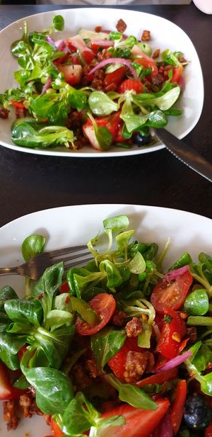 Yemayá gezonde salade at Yemaya's Vegan Corner in Amsterdam