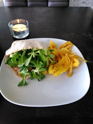 Burger with banana crisps at Yemaya's Vegan Corner in Amsterdam